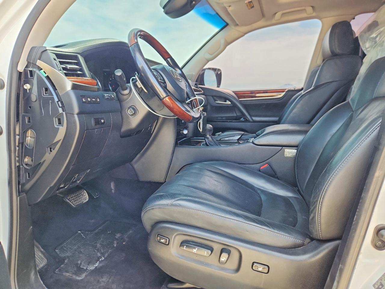 2017 LEXUS LX 570