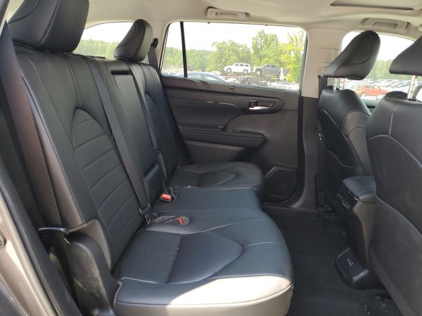 2023 TOYOTA HIGHLANDER