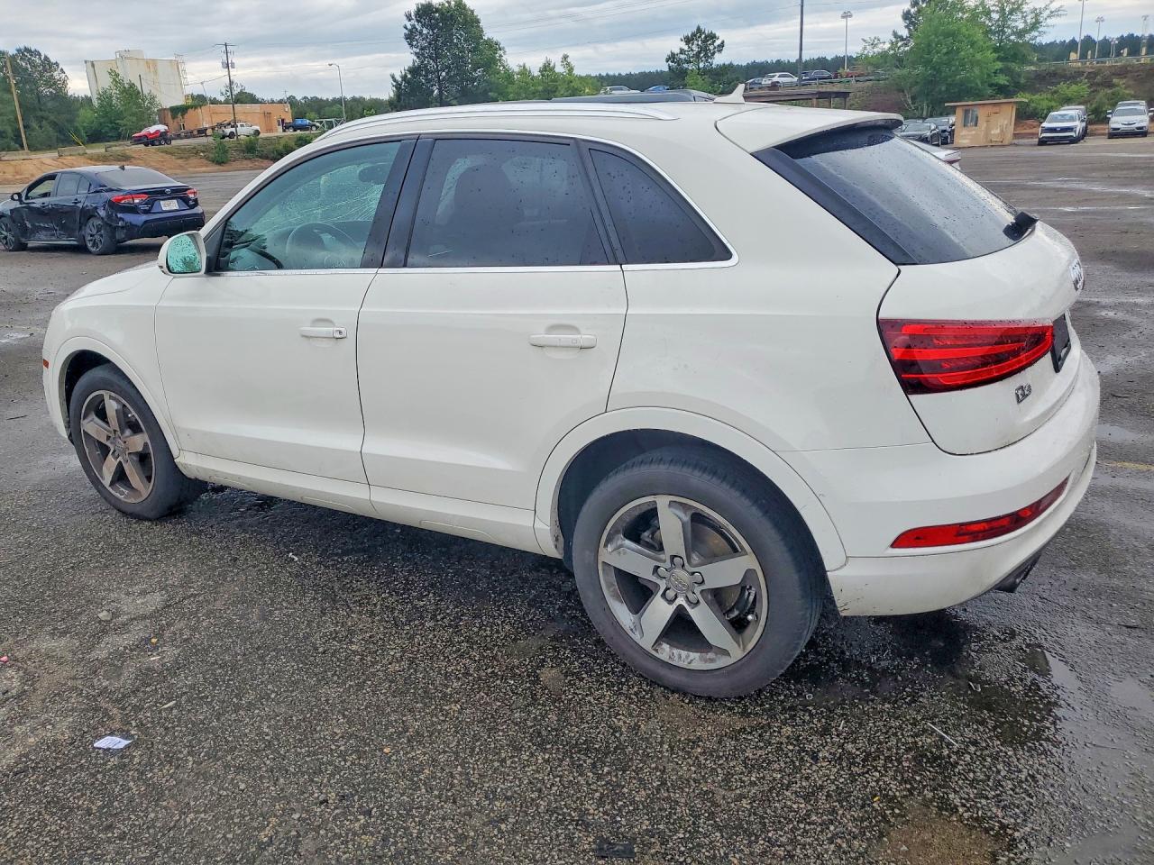 2015 AUDI Q3 quattro Premium Plus