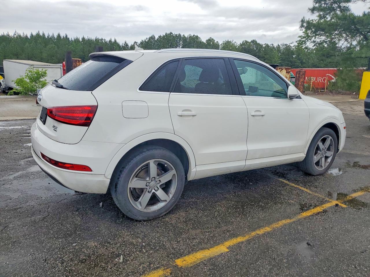 2015 AUDI Q3 quattro Premium Plus
