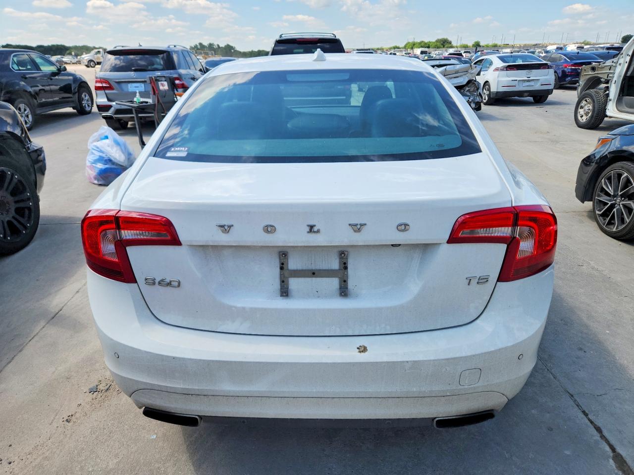 2015 VOLVO S60 Premier (non R design)
