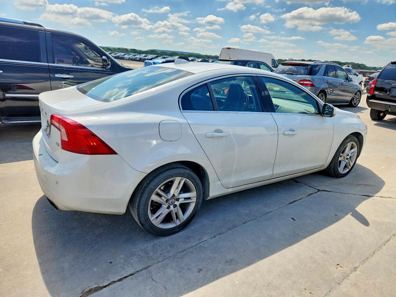 2015 VOLVO S60 Premier (non R design)