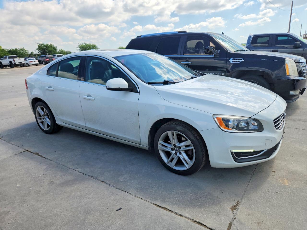 2015 VOLVO S60 Premier (non R design)