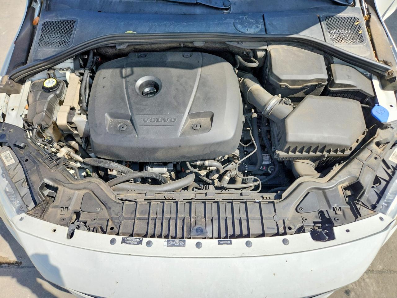2015 VOLVO S60 Premier (non R design)