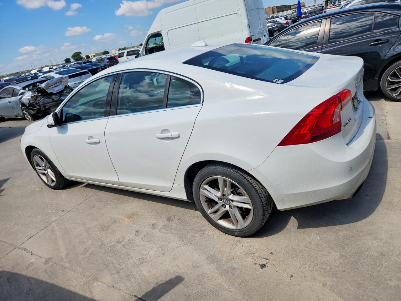 2015 VOLVO S60 Premier (non R design)