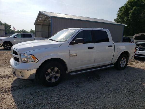 2015 RAM 1500 SLT