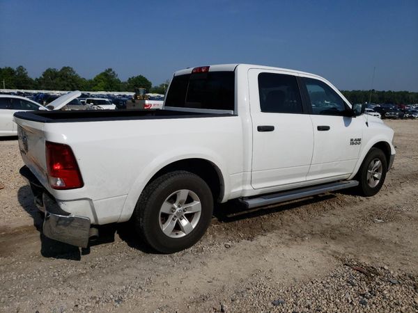 2015 RAM 1500 SLT