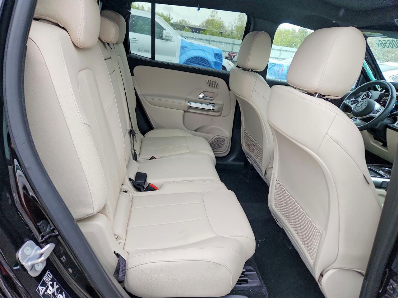 2025 MERCEDES-BENZ GLB