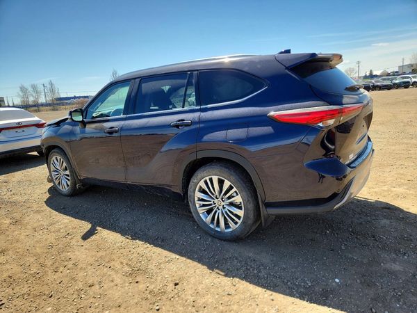 2022 TOYOTA HIGHLANDER Platinum