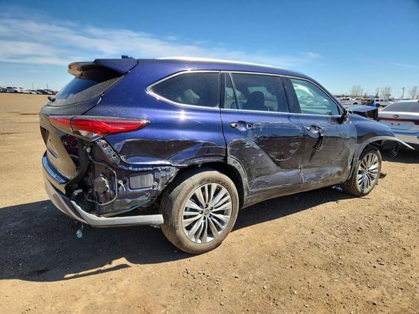2022 TOYOTA HIGHLANDER Platinum