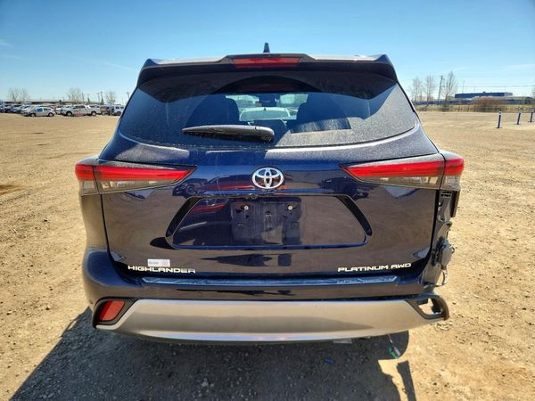 2022 TOYOTA HIGHLANDER Platinum