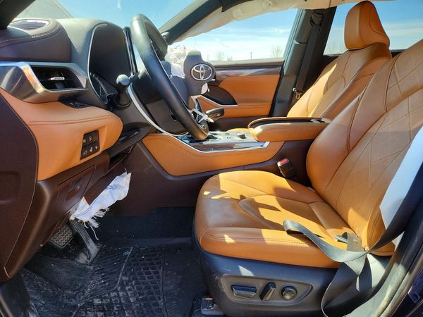 2022 TOYOTA HIGHLANDER Platinum