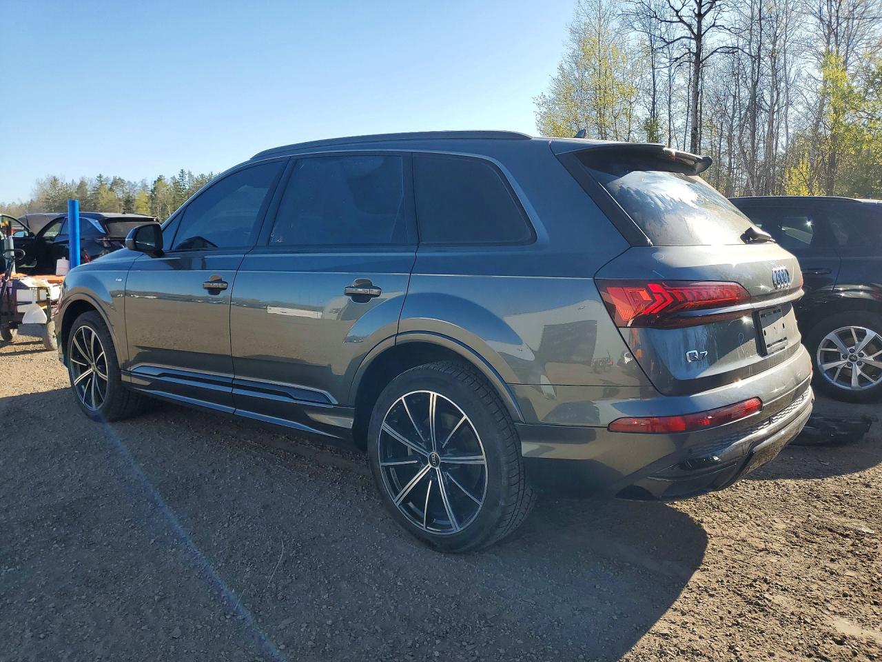 2023 AUDI Q7 quattro Komfort