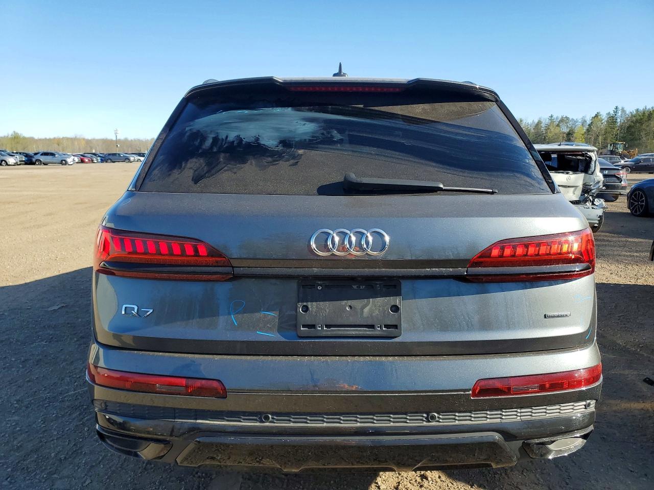 2023 AUDI Q7 quattro Komfort