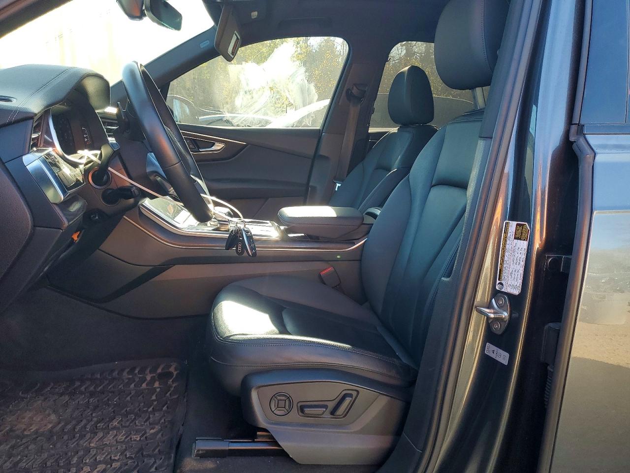 2023 AUDI Q7 quattro Komfort