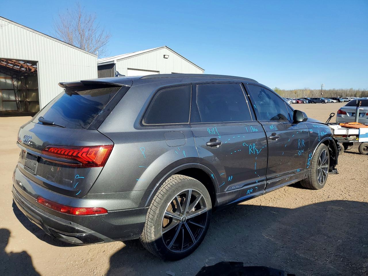 2023 AUDI Q7 quattro Komfort