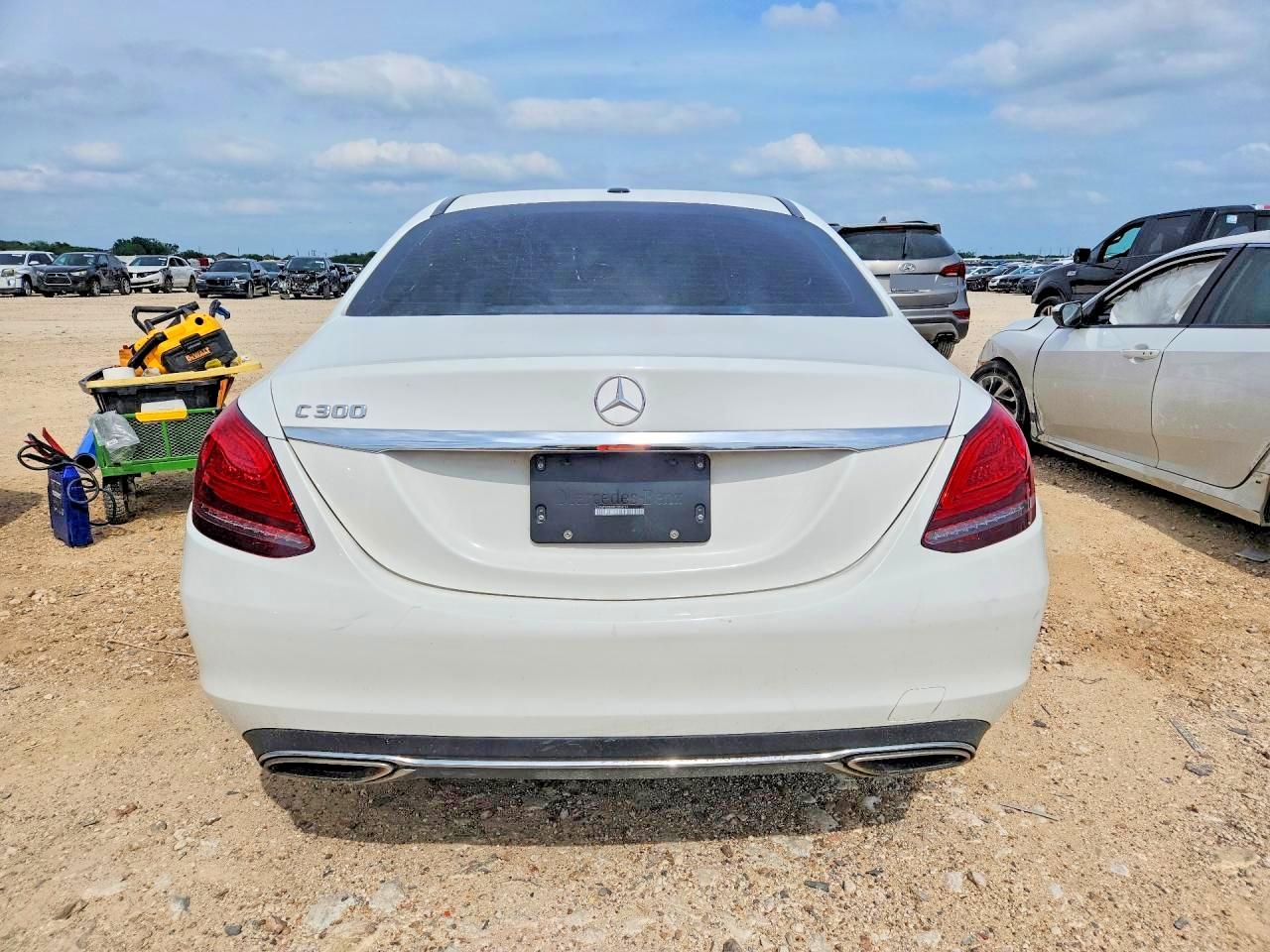 2019 MERCEDES-BENZ C C300