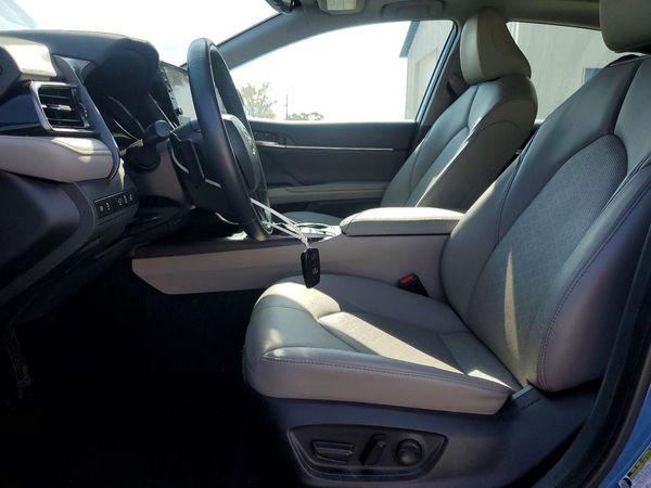 2023 TOYOTA CAMRY