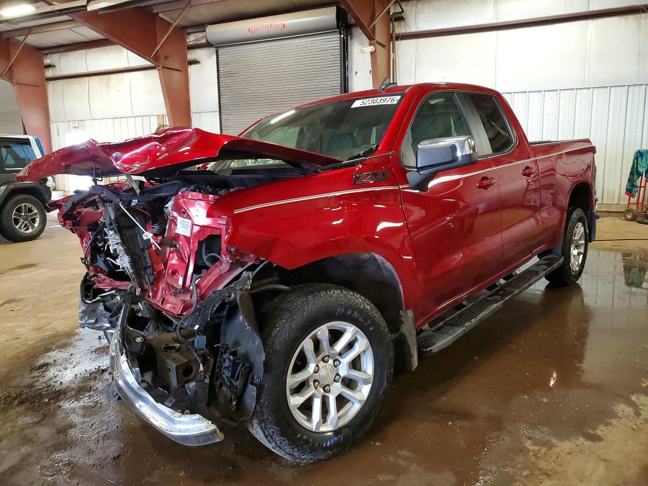 2024 CHEVROLET SILVERADO LT — Front 3/4