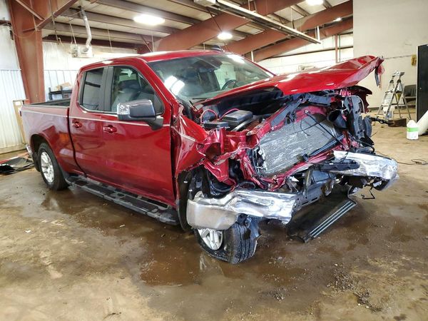 2024 CHEVROLET SILVERADO LT — Passenger 3/4