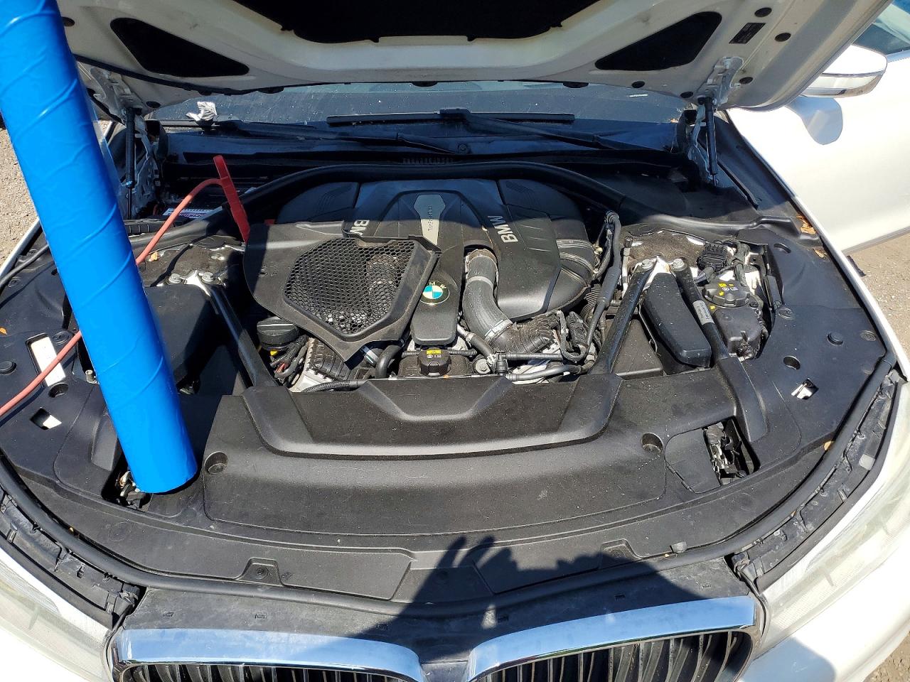2016 BMW 750 xDrive