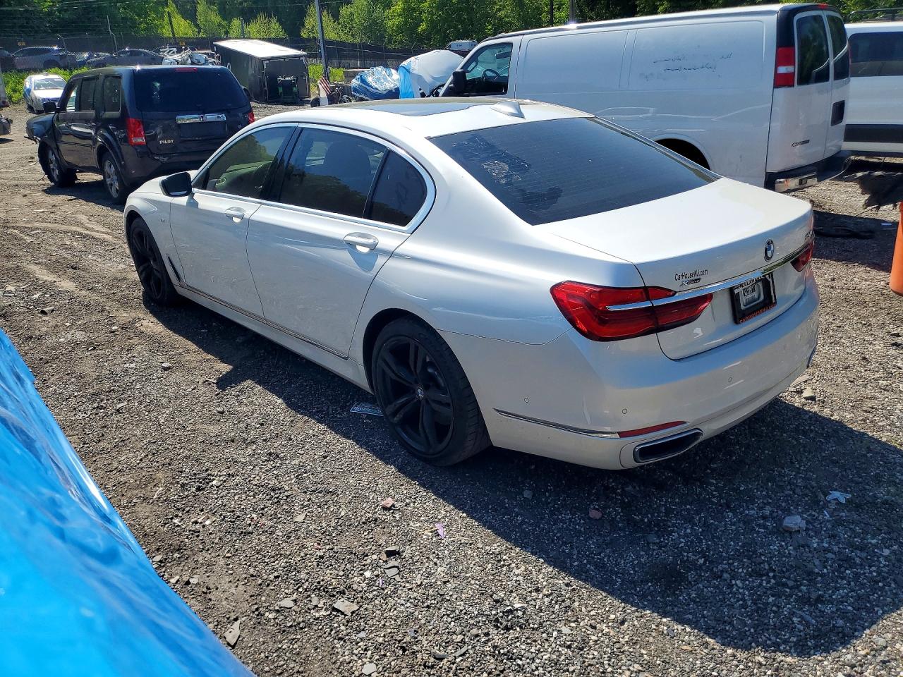 2016 BMW 750 xDrive