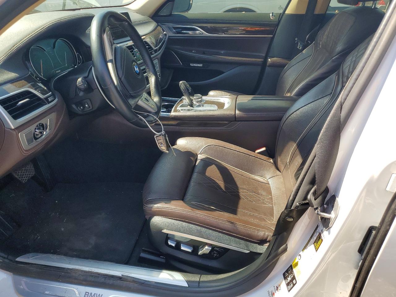 2016 BMW 750 xDrive