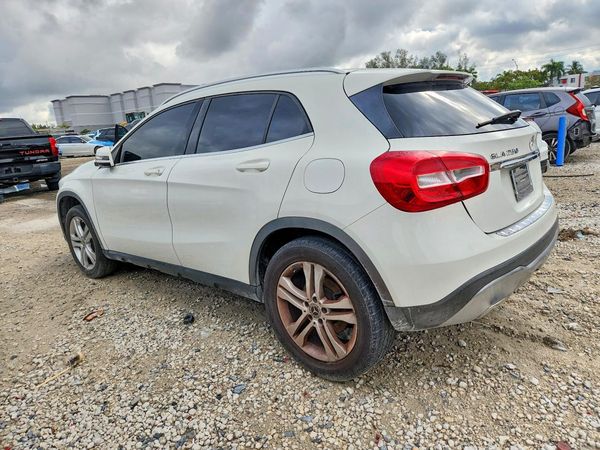 2018 MERCEDES-BENZ GLA GLA250