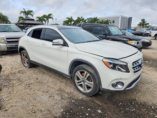 2018 MERCEDES-BENZ GLA GLA250