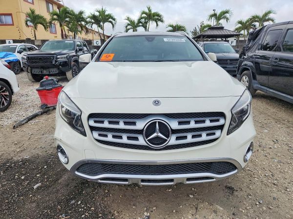 2018 MERCEDES-BENZ GLA GLA250