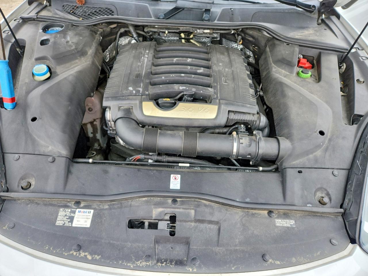 2016 PORSCHE CAYENNE