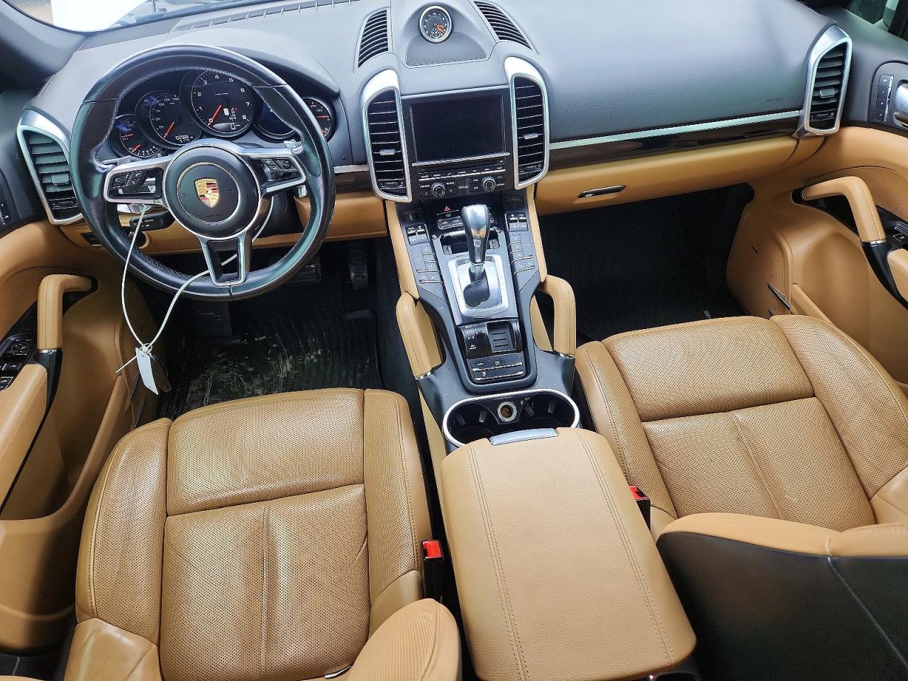 2016 PORSCHE CAYENNE