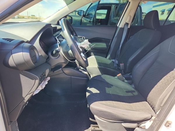 2021 NISSAN KICKS S