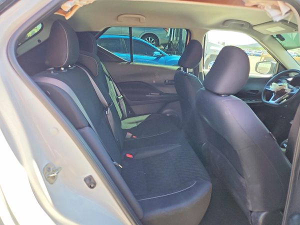 2021 NISSAN KICKS S