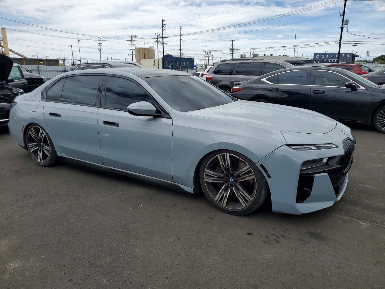 2023 BMW 740I