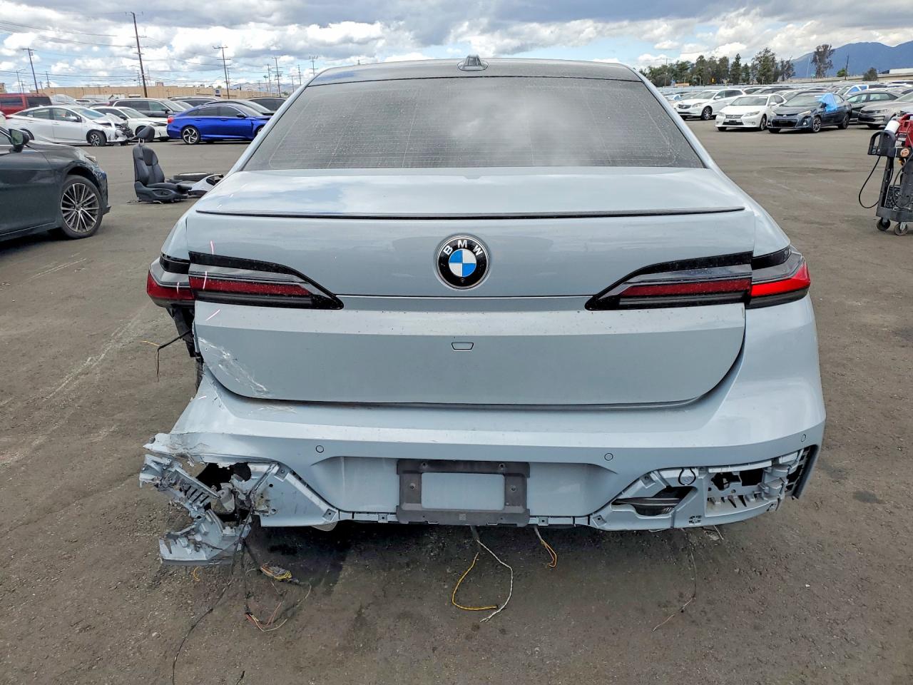 2023 BMW 740I