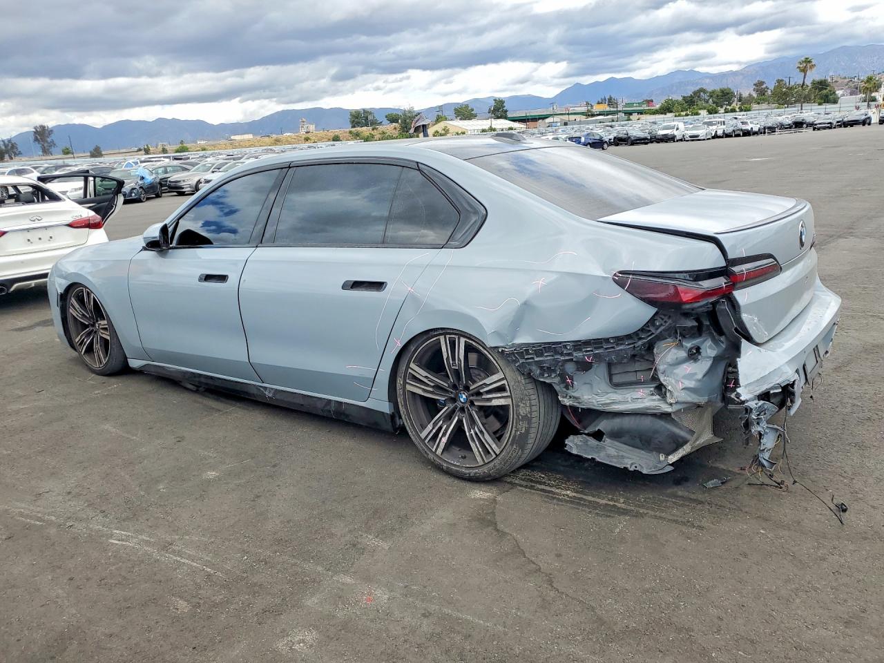 2023 BMW 740I