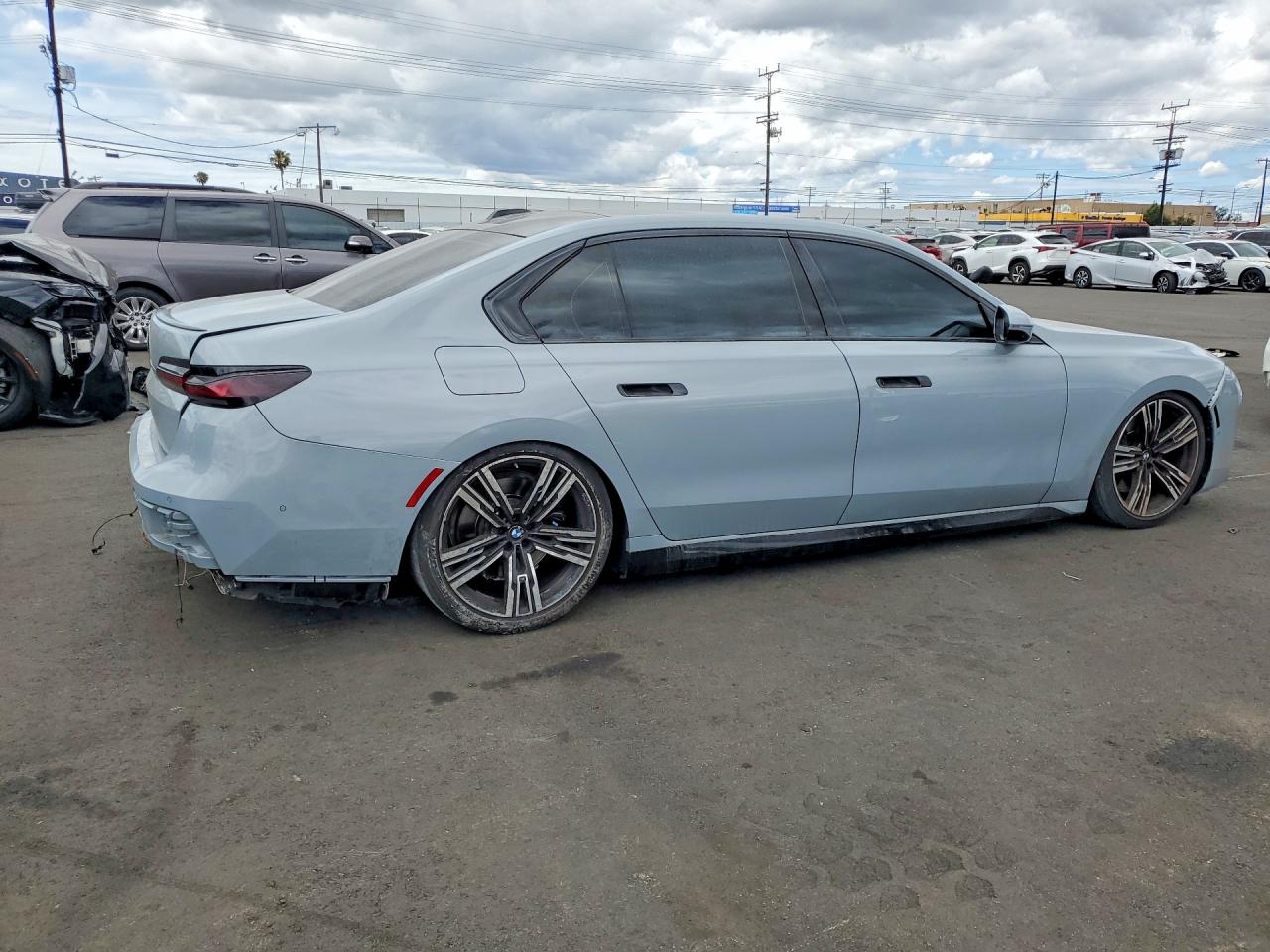 2023 BMW 740I