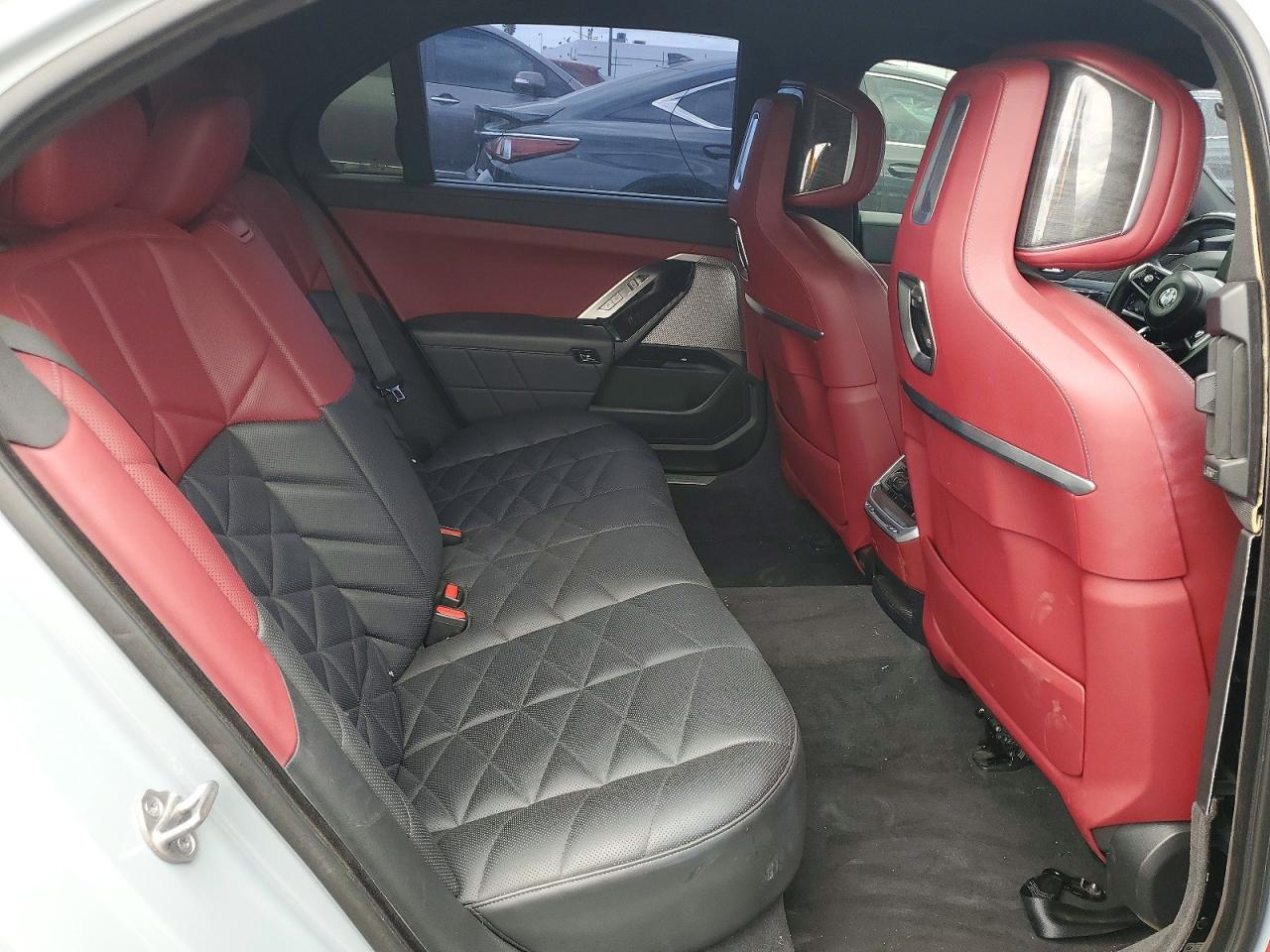 2023 BMW 740I