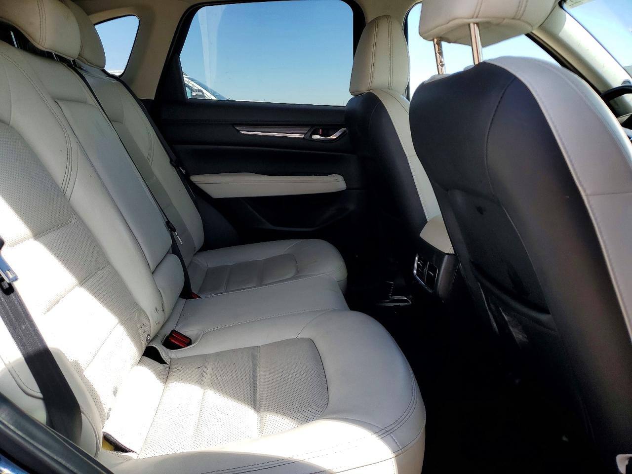2022 MAZDA CX-5 Premium Package