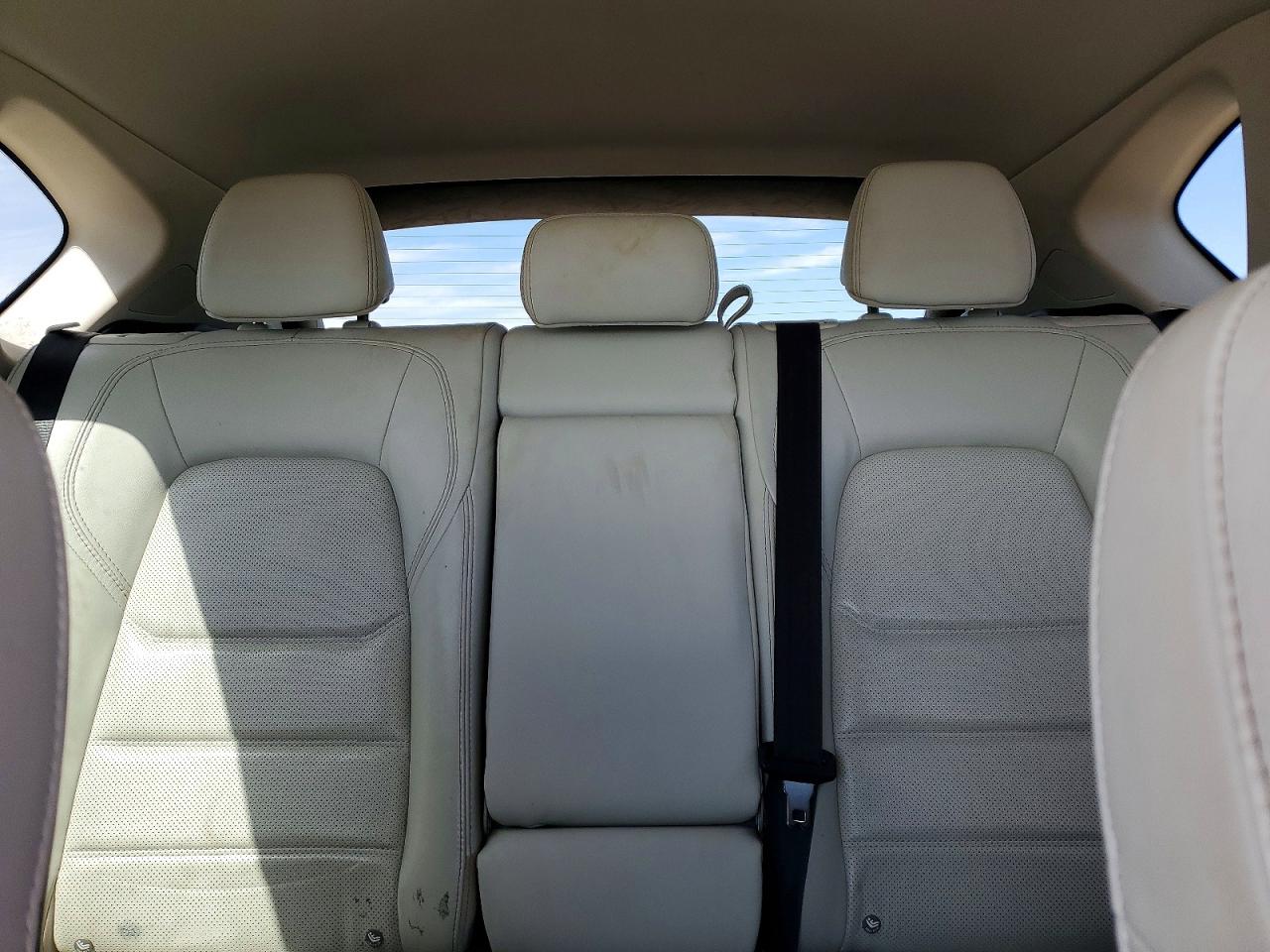 2022 MAZDA CX-5 Premium Package