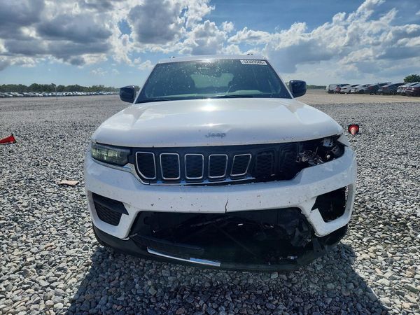 2025 JEEP GRAND CHEROKEE Laredo, Altitude