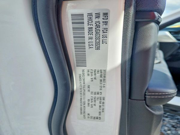 2025 JEEP GRAND CHEROKEE Laredo, Altitude