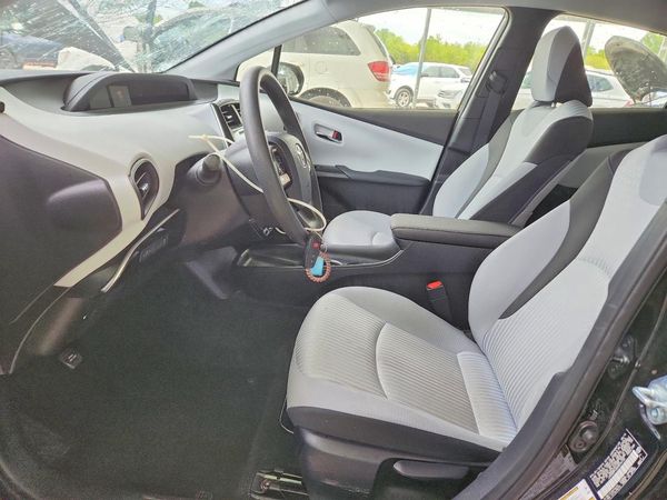 2016 TOYOTA PRIUS One/Two