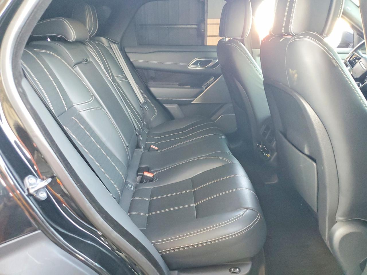 2021 LAND ROVER RANGE ROVER VELAR R-Dynamic HSE