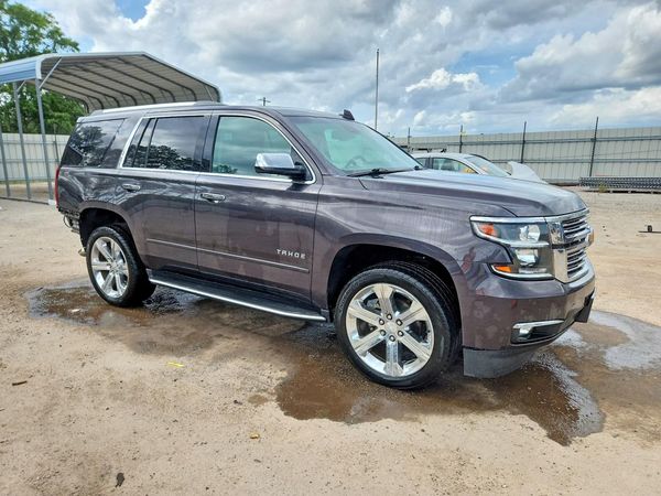 2018 CHEVROLET TAHOE Premier — Passenger 3/4