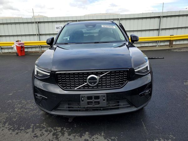 2025 VOLVO XC40 Plus Dark