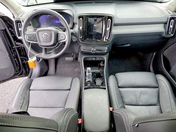 2025 VOLVO XC40 Plus Dark
