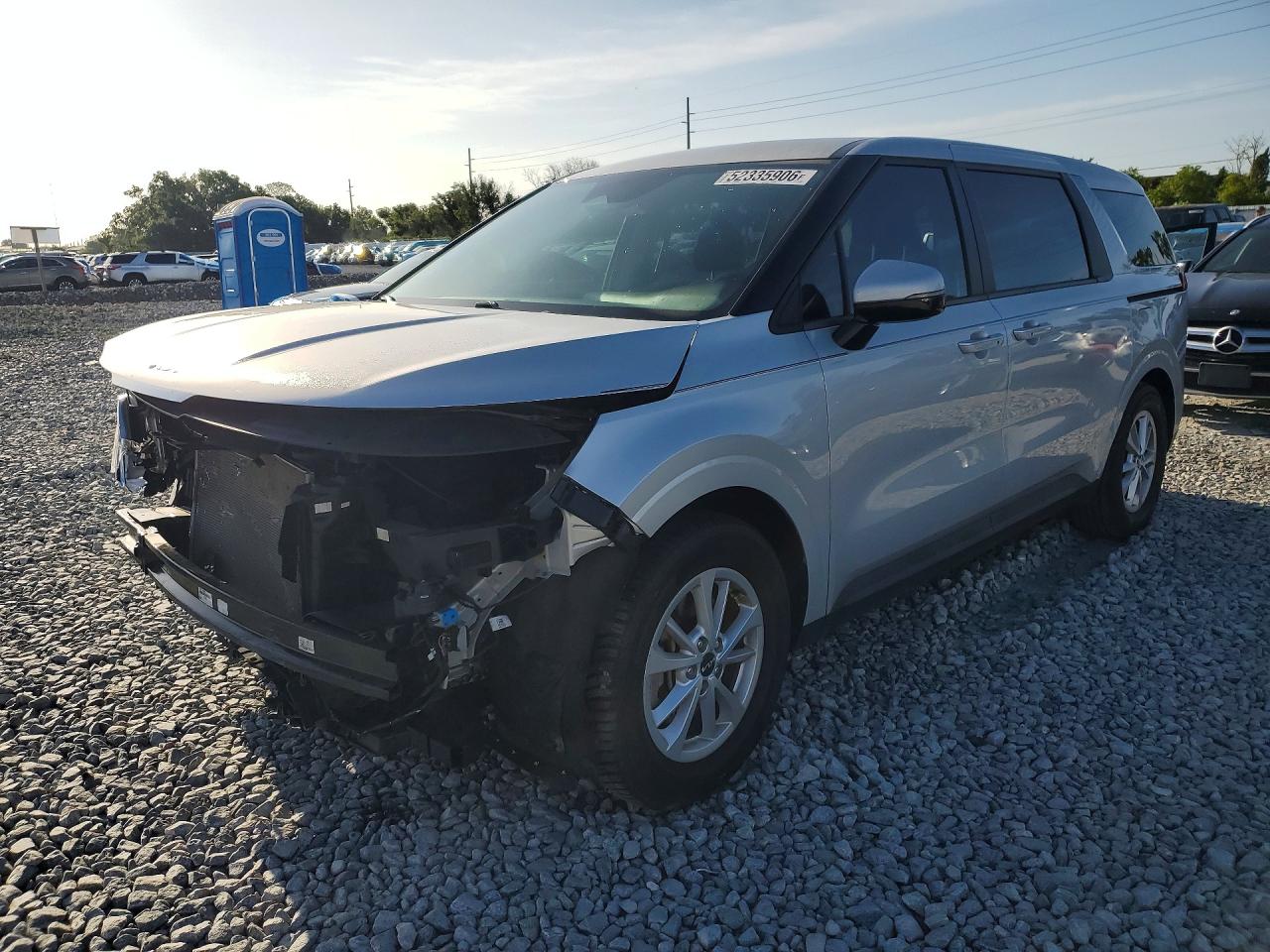 2022 KIA CARNIVAL LX, LX Seat Package — Front 3/4
