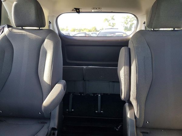2022 KIA CARNIVAL LX, LX Seat Package — SUVN